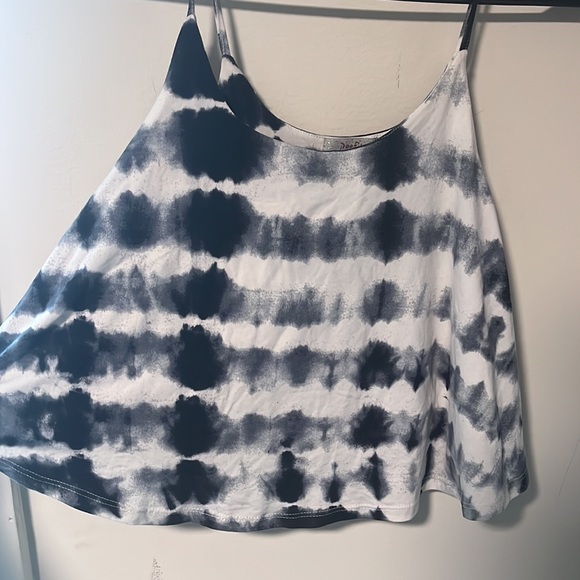 Poof! Flowy shirt - Picture 3 of 3